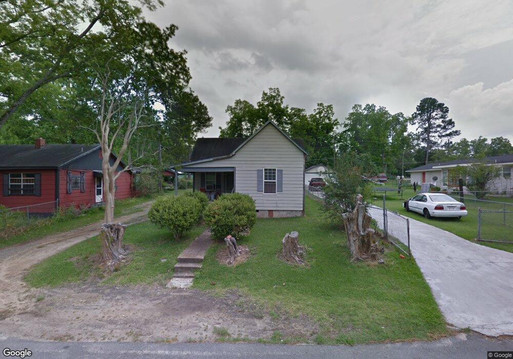 810 W Chattahoochee St, Fitzgerald, GA 31750 - photo 1