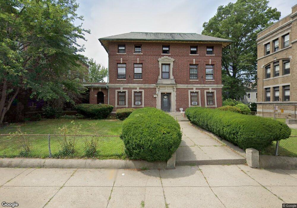 31 Stanton St, Dorchester Center, MA 02124 - photo 1