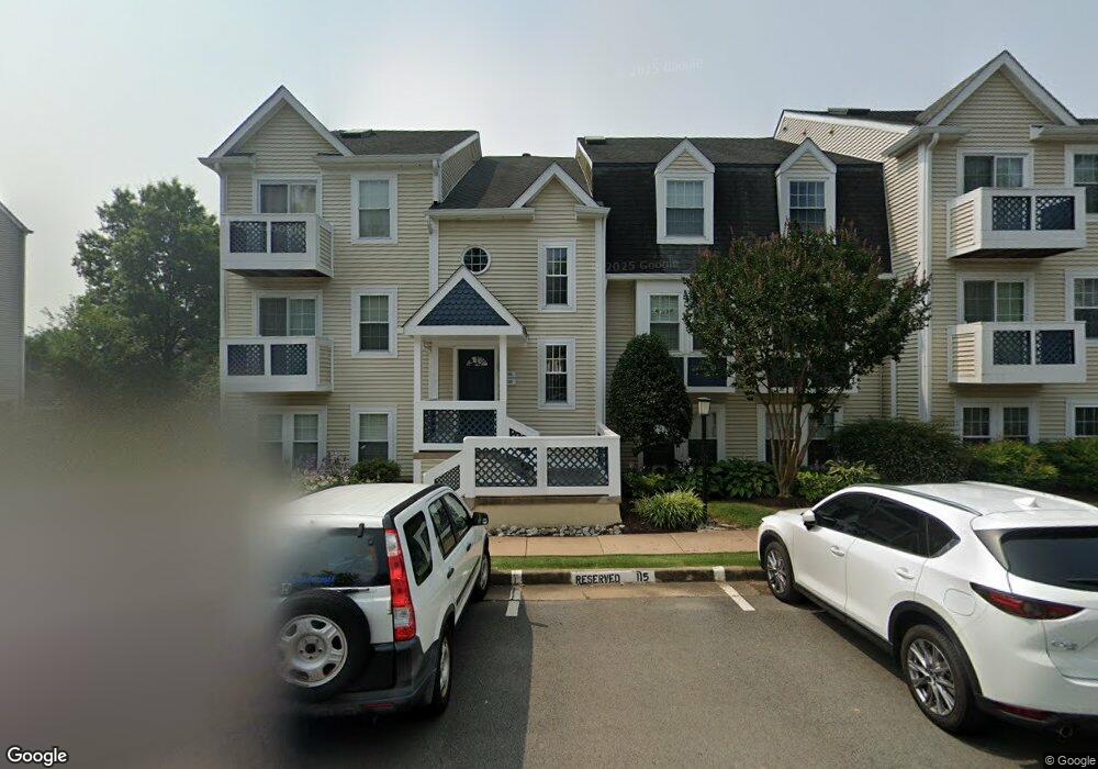 12946 Grays Pointe Rd unit 12946B, Fairfax, VA 22033 - photo 1