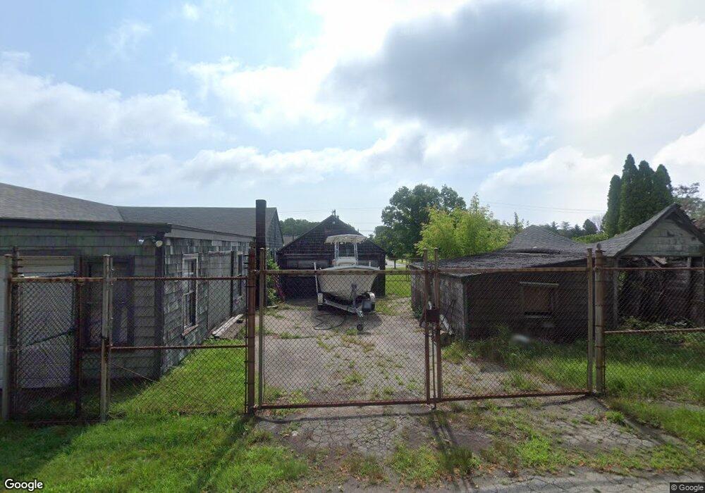 2 Smith St, South Dartmouth, MA 02748 - photo 1