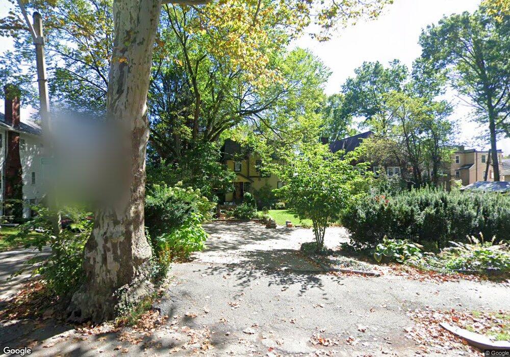 8 Lowell Rd unit 10, Brookline, MA 02445 - photo 1