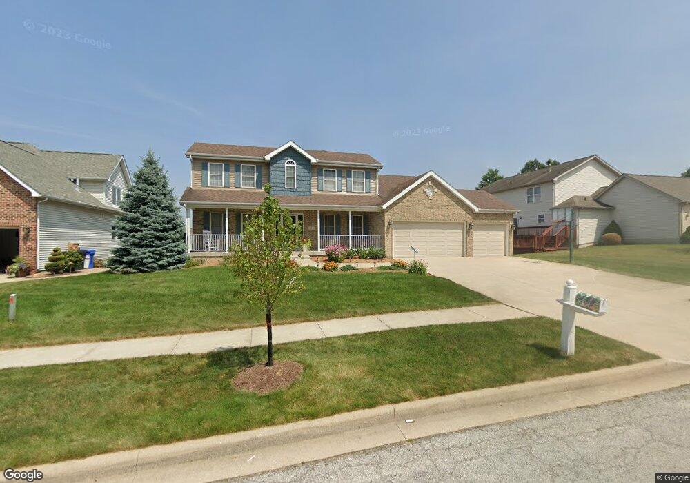 673 Davis Cir, Crown Point, IN 46307 - photo 1