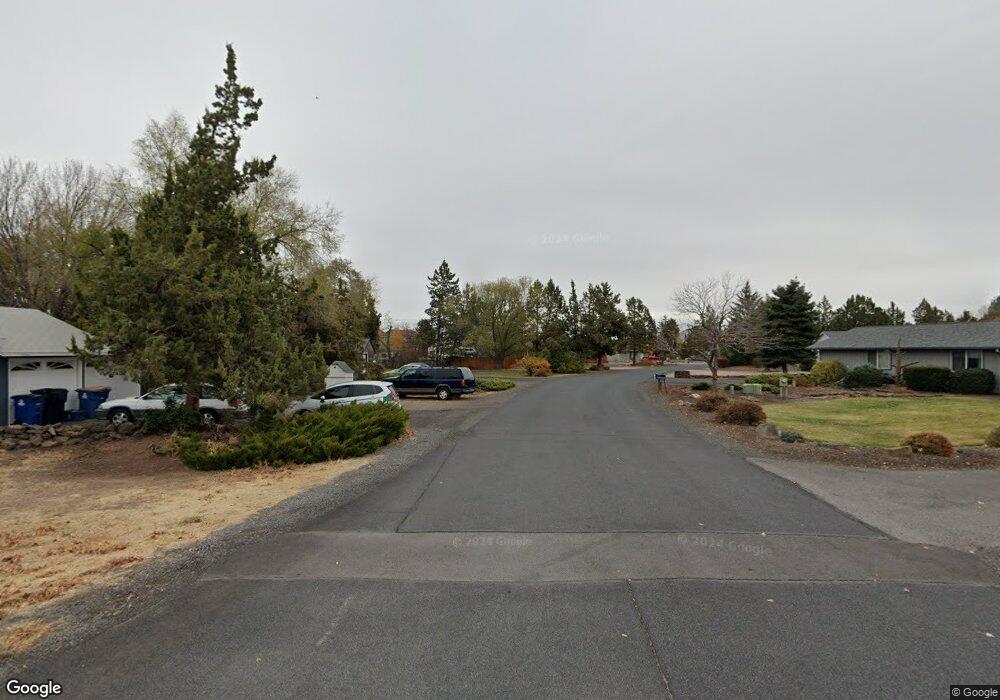 2691 SW Cascade Ave, Redmond, OR 97756 - photo 1