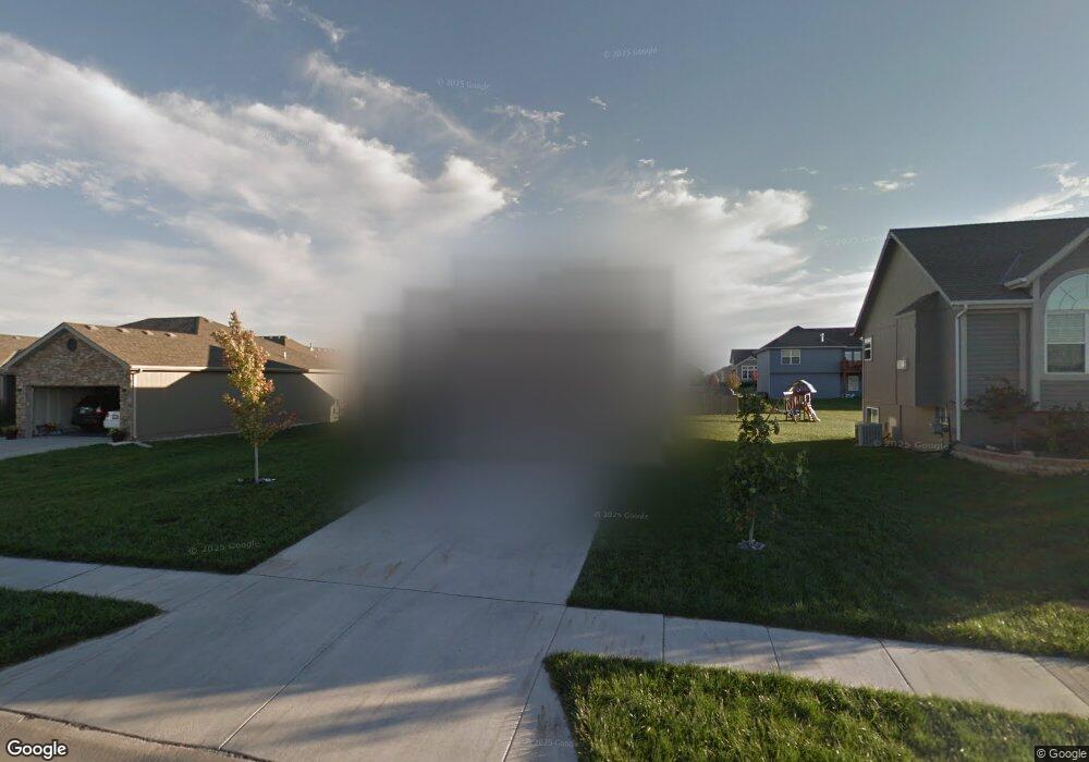 519 E Apache St, Gardner, KS 66030 - photo 1