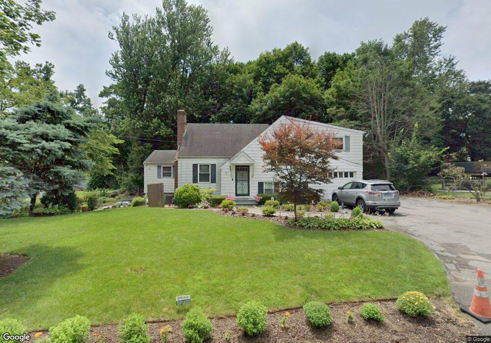 7 Robins Square S, Norwalk, CT 06854 - photo 1