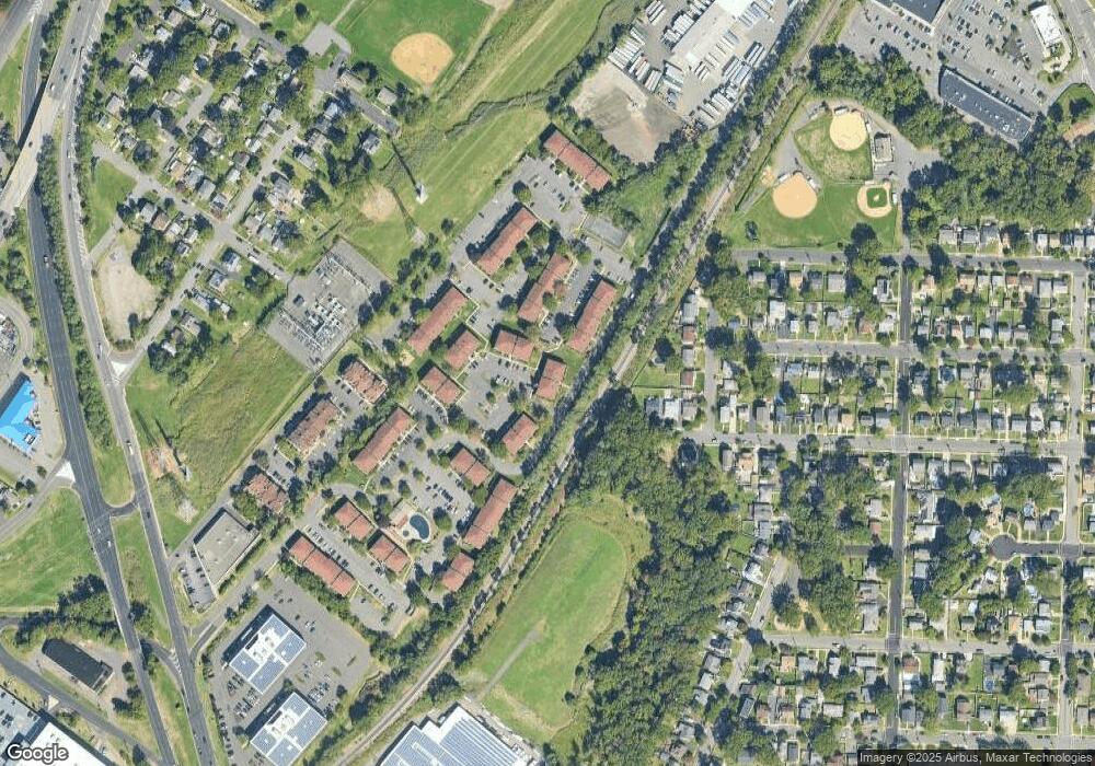 146 Overlook Ct, Woodbridge, NJ 07095 - photo 1