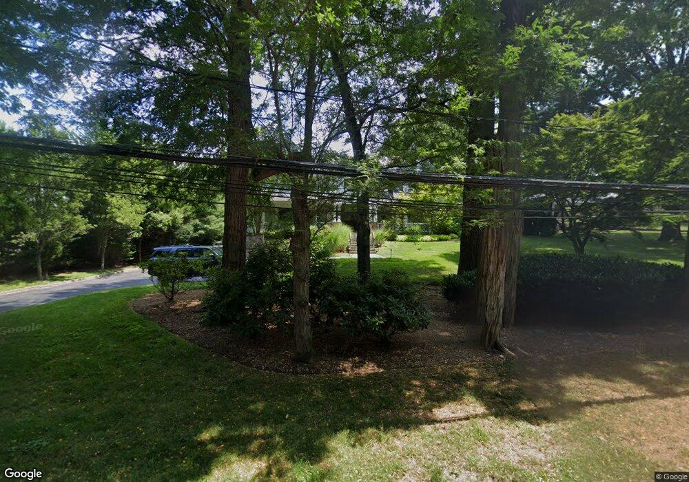 4 Tibbits Ln, Port Washington, NY 11050 - photo 1