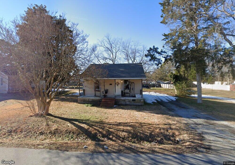 919 Oakley Ave, Roanoke Rapids, NC 27870 - photo 1
