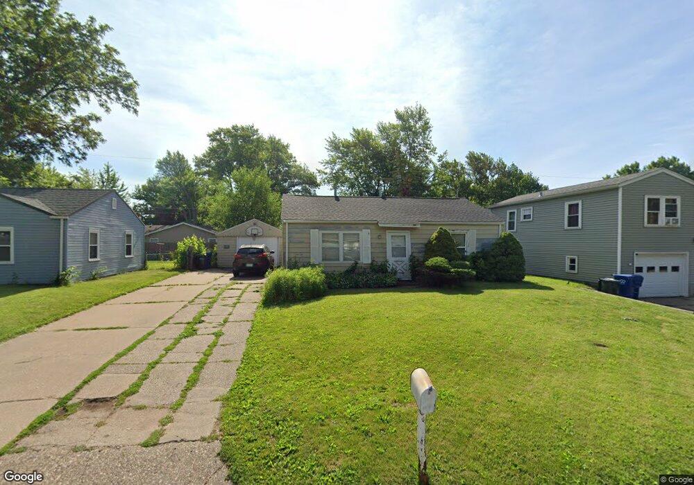 7307 N Pine St, Davenport, IA 52806 - photo 1