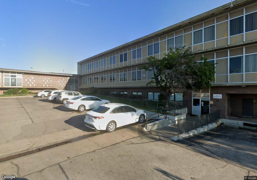 419 SW 29th St, Topeka, KS 66611 - photo 1