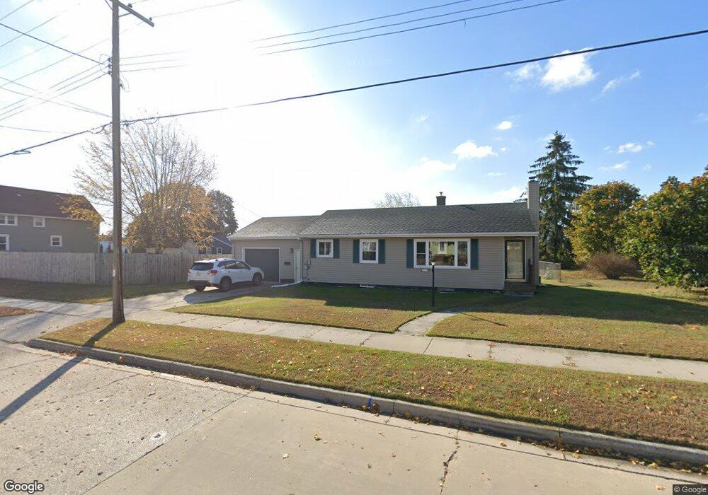 2515 10th St, Two Rivers, WI 54241 - photo 1