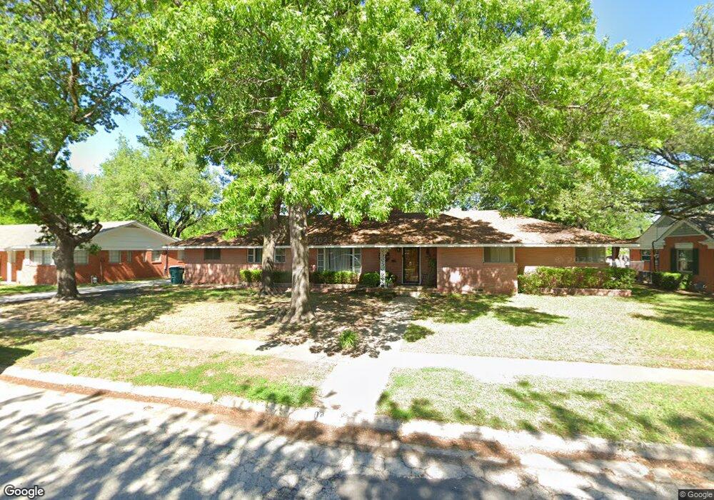 404 Line Dr, Gainesville, TX 76240 - photo 1