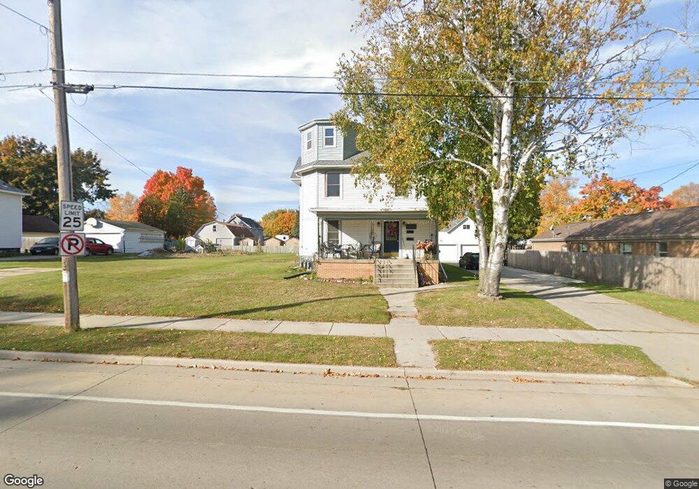 1020 N 11th St, Manitowoc, WI 54220 - photo 1