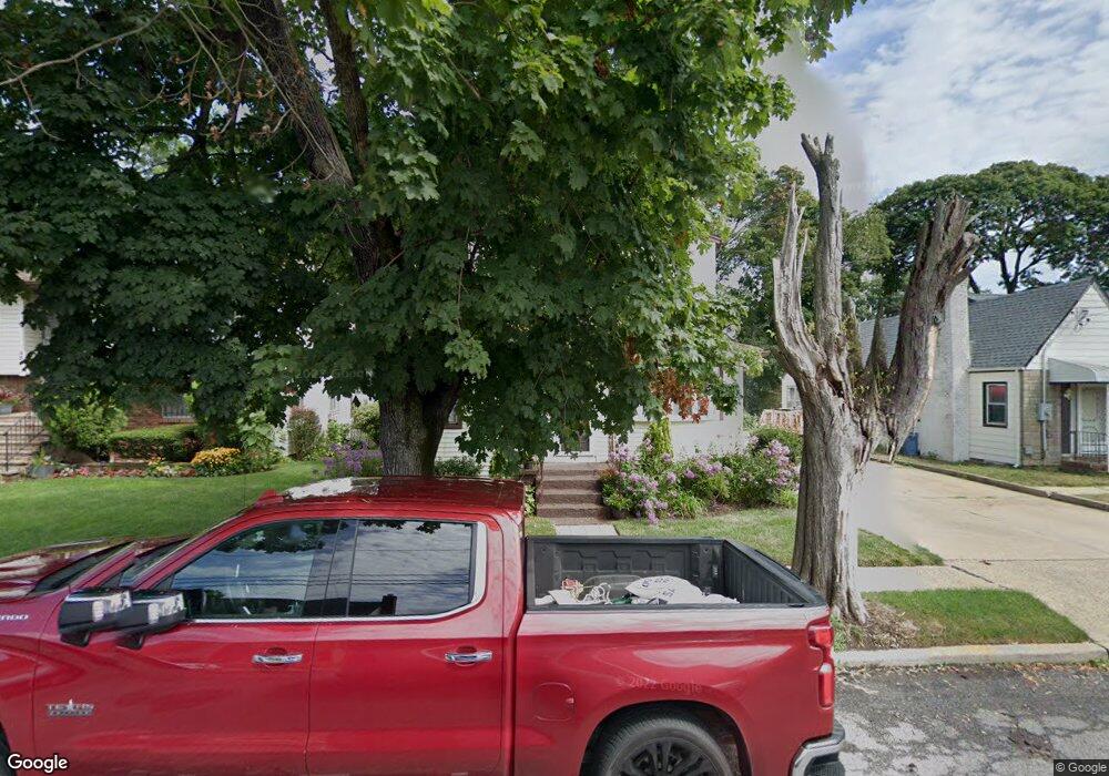 424 Clinton Ave, Rockville Centre, NY 11570 - photo 1