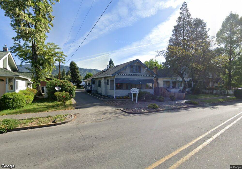 114 NE A St, Grants Pass, OR 97526 - photo 1