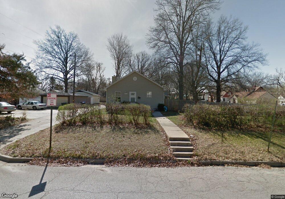 3611 SW 8th Ave, Topeka, KS 66606 - photo 1