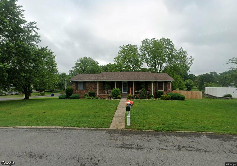 904 Dow Dr, Shelbyville, TN 37160 - photo 1