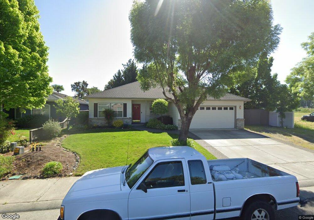 154 Ridgeway Ave, Central Point, OR 97502 - photo 1