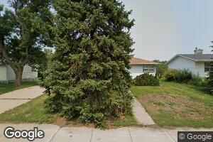 402 2nd St NE, Wessington Springs, SD 57382