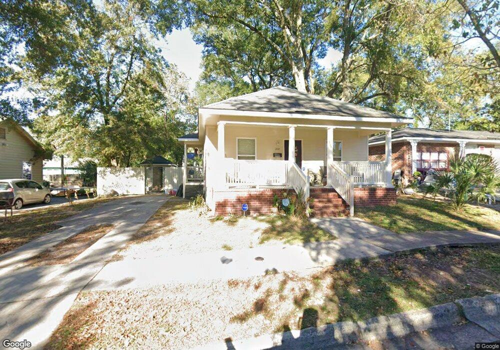1310 E Waldburg St, Savannah, GA 31404 - photo 1