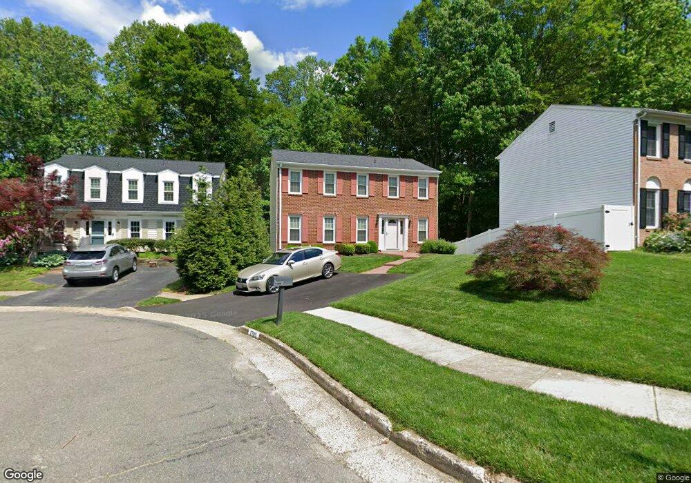 7705 Newington Forest Ave, Springfield, VA 22153 - photo 1