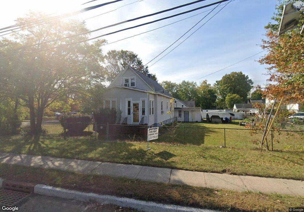 679 Pfeiffer Blvd, Perth Amboy, NJ 08861 - photo 1