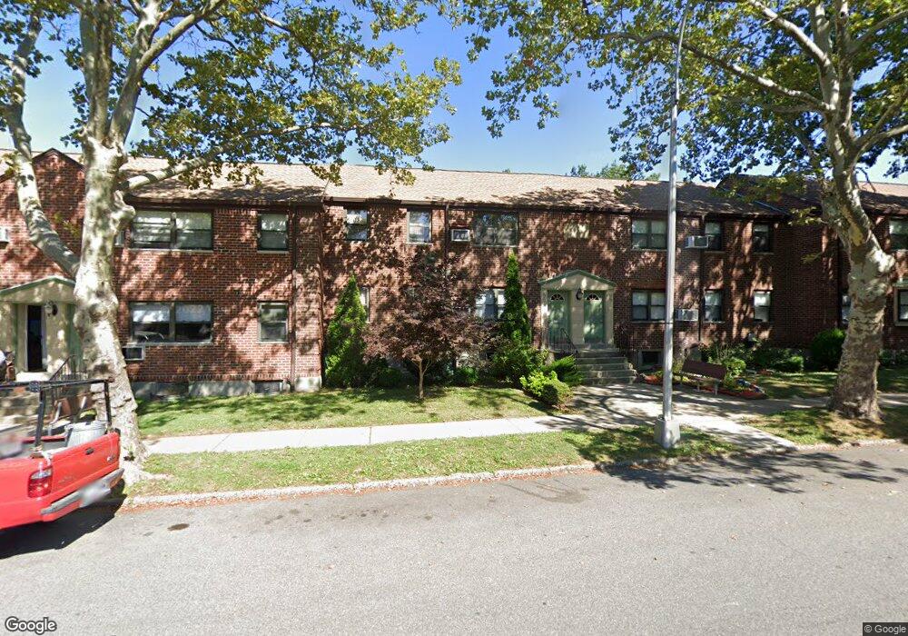 5753 246th Crescent unit Lower, Douglaston, NY 11362 - photo 1