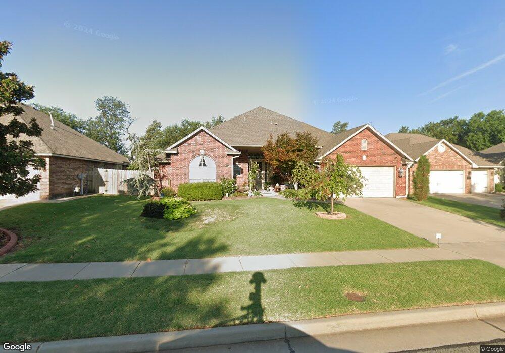 2812 Stonebridge Ct, Norman, OK 73071 - photo 1