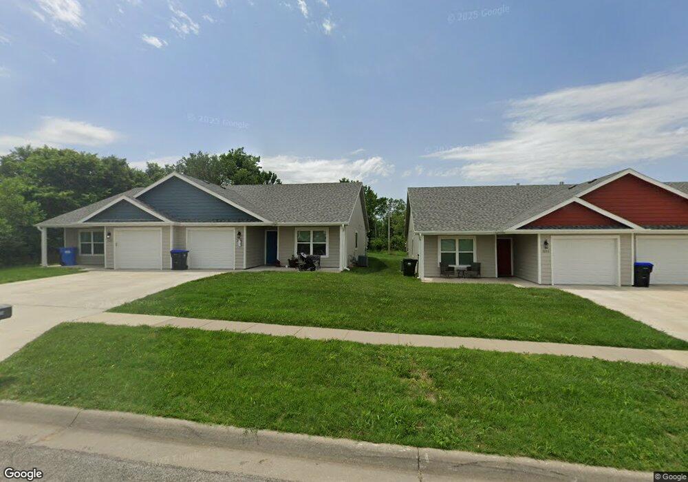 3255 SW Clare Ave, Topeka, KS 66611 - photo 1