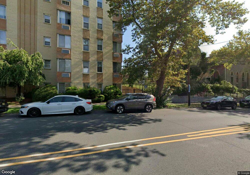 Lyons Towers unit 31, Newark, NJ 07112 - photo 1