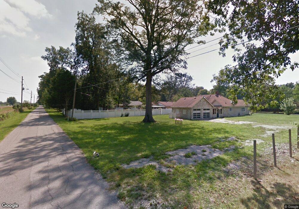 417 Stuart Cir, Anderson, IN 46012 - photo 1