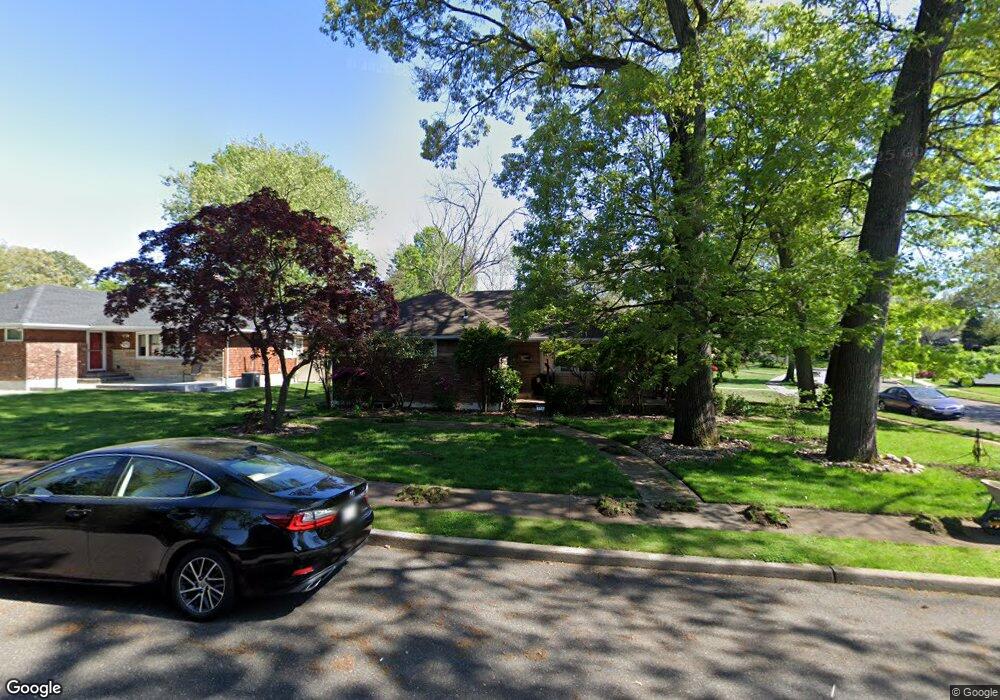 578 Emerson Dr, West Hempstead, NY 11552 - photo 1