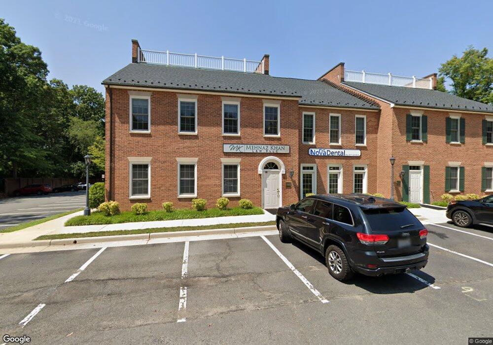 10529 Braddock Rd, Fairfax, VA 22032 - photo 1