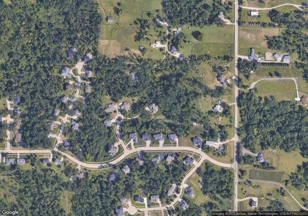 1922 Mapleview Ct, Cedar Rapids, IA 52403 - photo 1