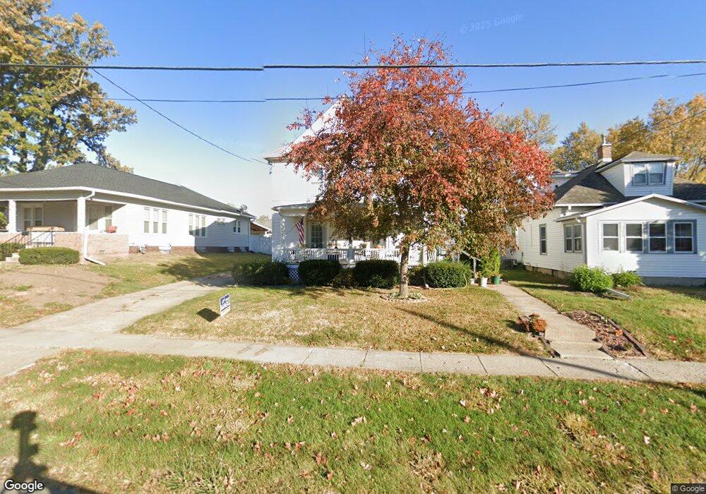 712 1st Ave W, Newton, IA 50208 - photo 1