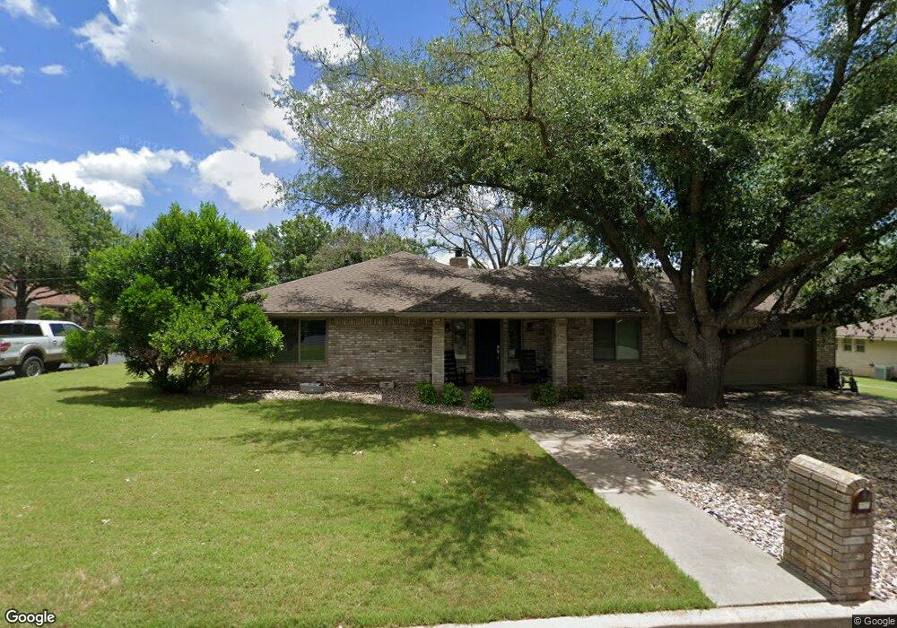 220 Edgewood Dr, Fredericksburg, TX 78624 - photo 1