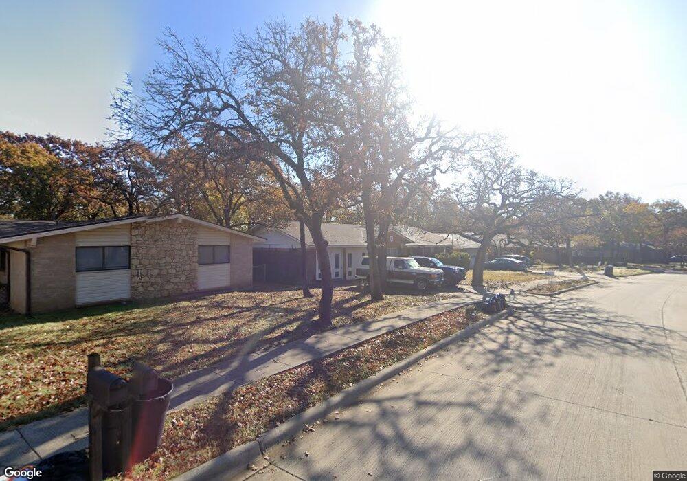 1140 Jerry Ln, Bedford, TX 76022 - photo 1
