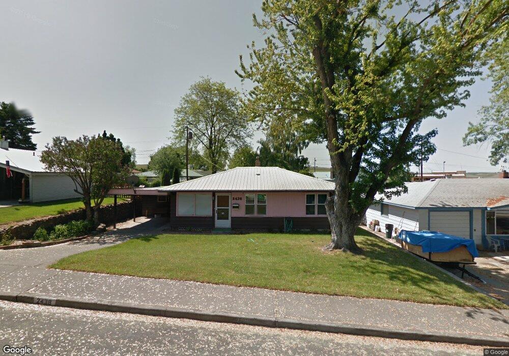 2438 SW Nye Ave, Pendleton, OR 97801 - photo 1