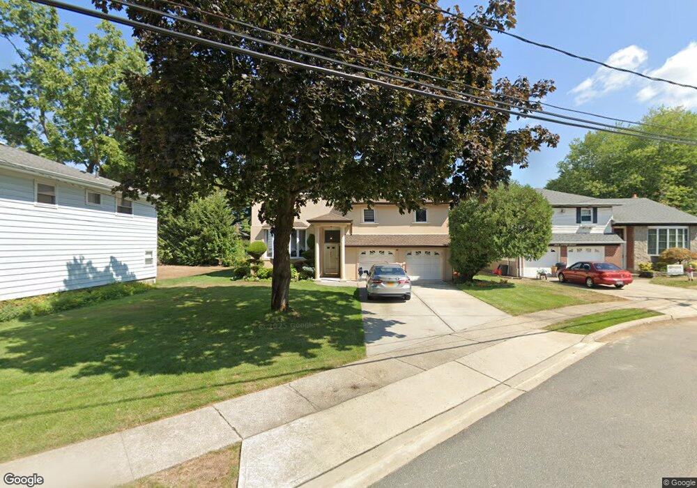 423 Berrywood Ct, West Hempstead, NY 11552 - photo 1