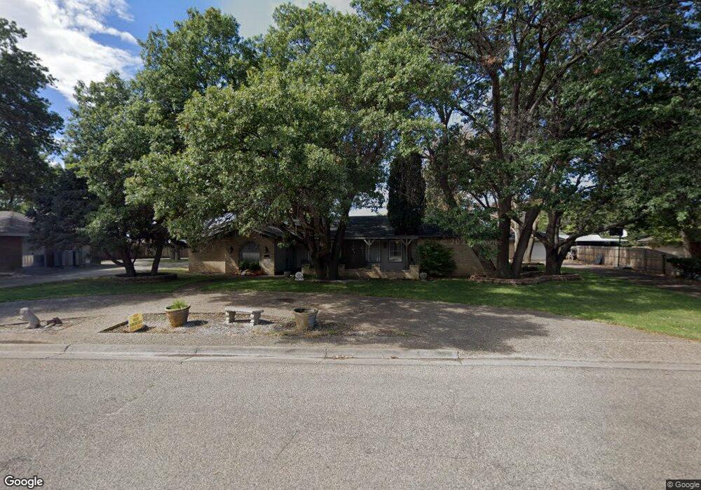 215 Bailey Ave, Dumas, TX 79029 - photo 1