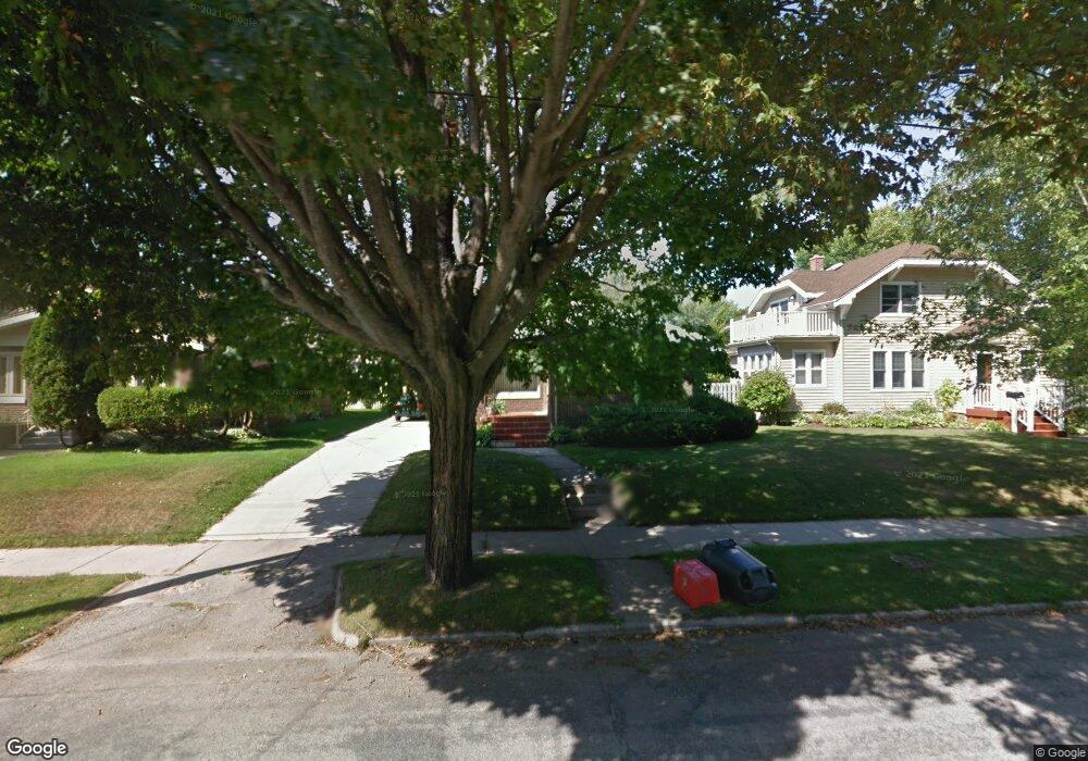 1012 N 15th St, Manitowoc, WI 54220 - photo 1