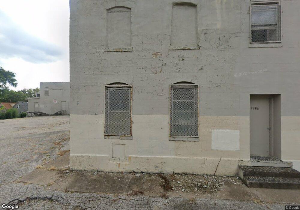 1235 W 5th St, Davenport, IA 52802 - photo 1