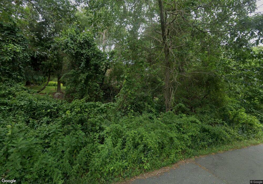 553 Chase Rd, North Dartmouth, MA 02747 - photo 1