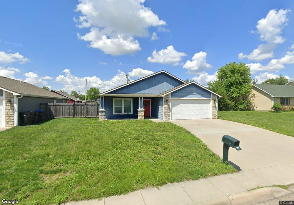 1502 SW 72nd Place, Topeka, KS 66619 - photo 1