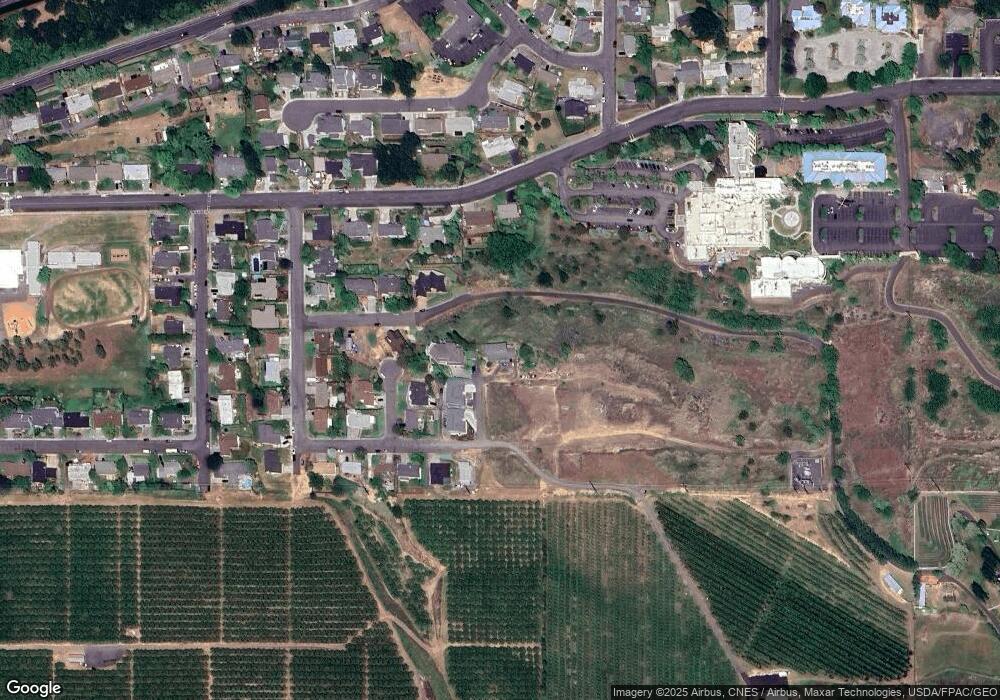 1601 E 20th St, the Dalles, OR 97058 - photo 1