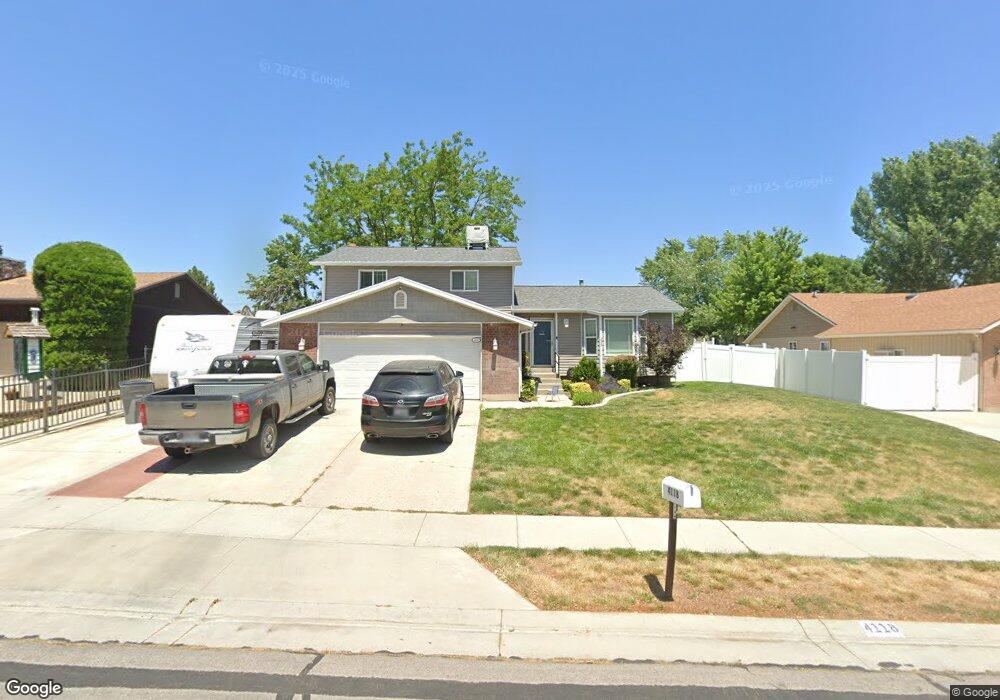 4118 W Yorkshire Dr, South Jordan, UT 84009 - photo 1