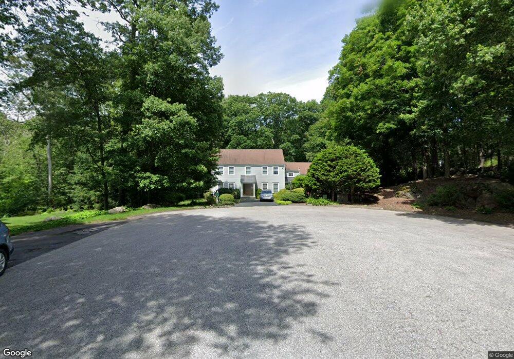 122 Frost Pond Rd, Stamford, CT 06903 - photo 1