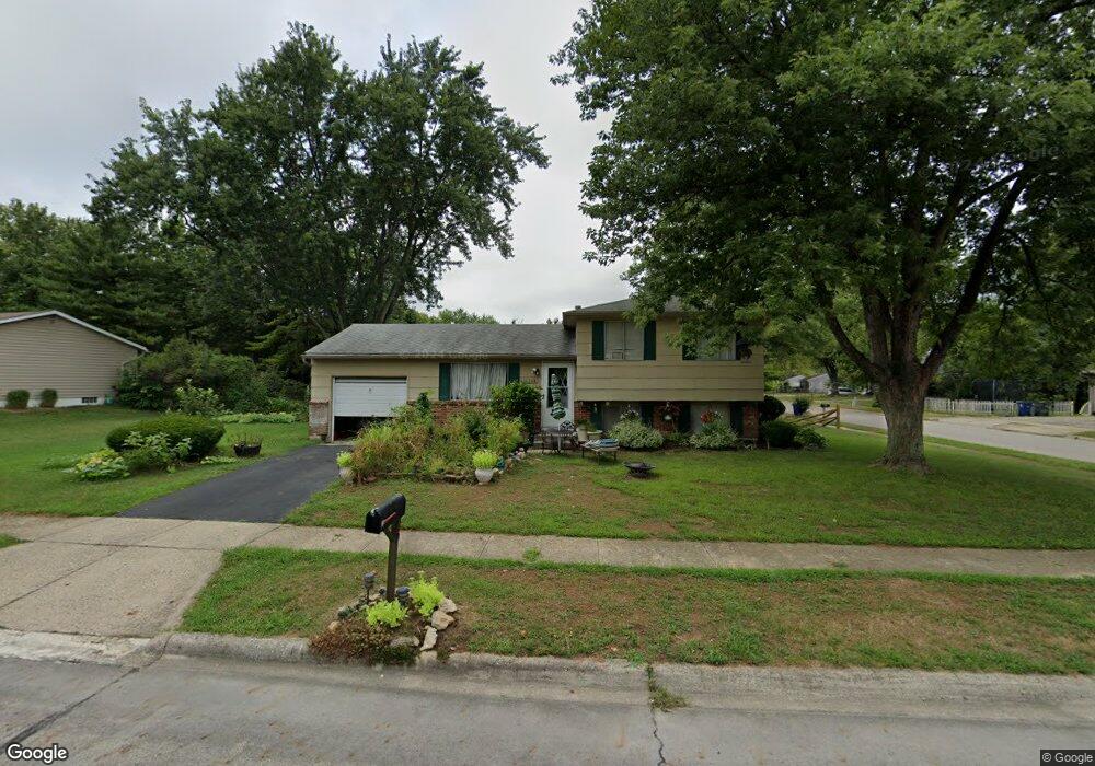 3344 Robin Hill Ct W, Columbus, OH 43223 - photo 1