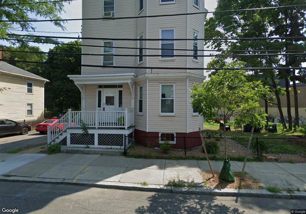 27 Holworthy St unit 3, Cambridge, MA 02138 - photo 1