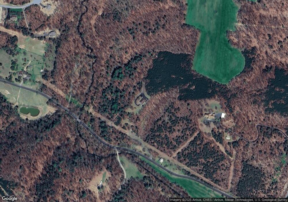 721 Oakland Rd SE, Berkeley Springs, WV 25411 - photo 1